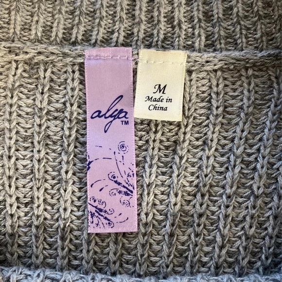 Sweater - Picture 2 of 4